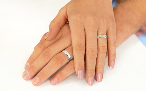 Diamantové snubní prstýnky 0,900 ct Yasmine diamonds 6 mm bílé - IZOBBR003A - na modelce